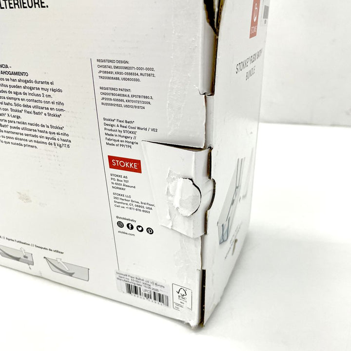 Stokke Flexi Bath Bundle with Heat-Sensitive Plug and Flexi Bath Newborn Support - White (100017) (Open Box)