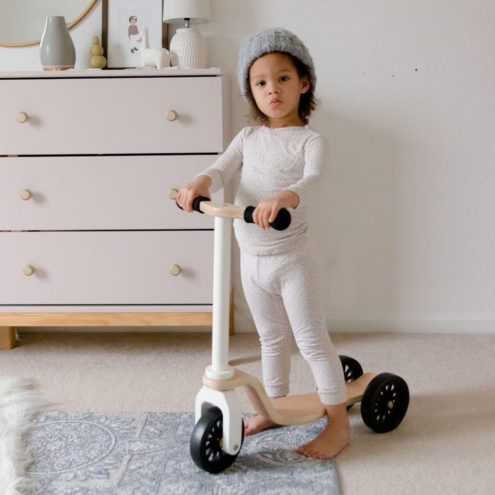 Kinderfeets Kindserscooter Toddler Scooter with LED Wheels - Cream