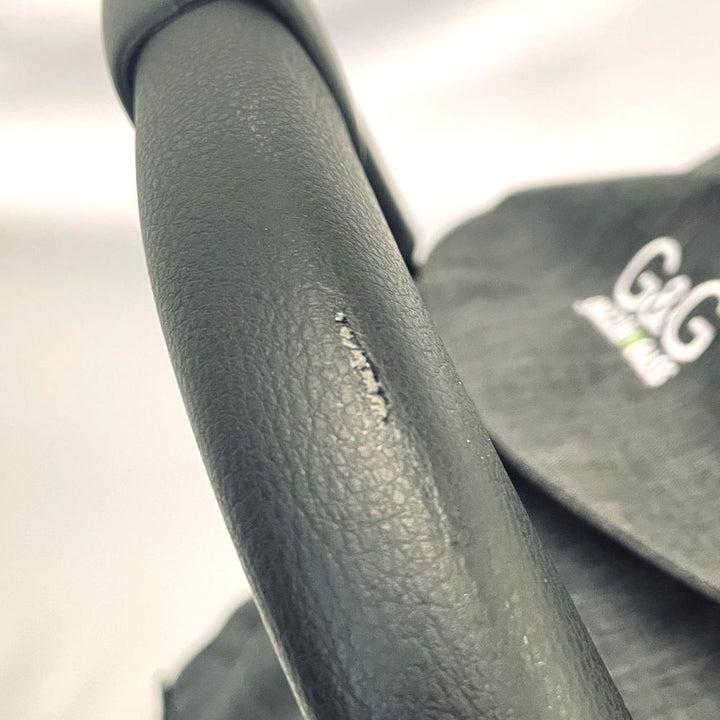 Guzzie + Guss Oxygen V2 Compact Stroller - Raven (101279) (Floor Model)