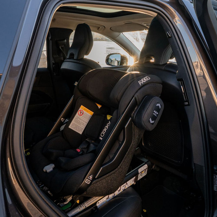 Axkid One 3 Rear-Facing Convertible Car Seat
