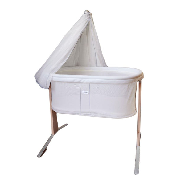 BabyBjorn Cradle with Canopy and Organic Cotton Fitted Sheet Bundle - White