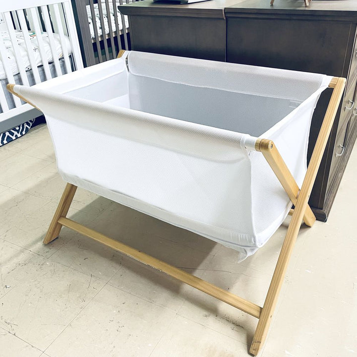 BreathableBaby Breathable Mesh Portable Bassinet - White/Beech (93508) (Floor Model)