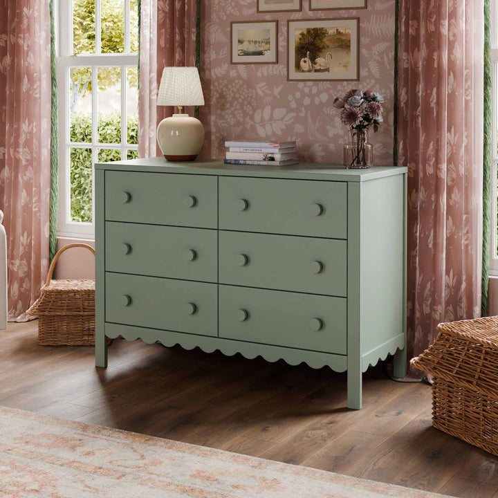 DaVinci Sammy Scallop 6-Drawer Dresser