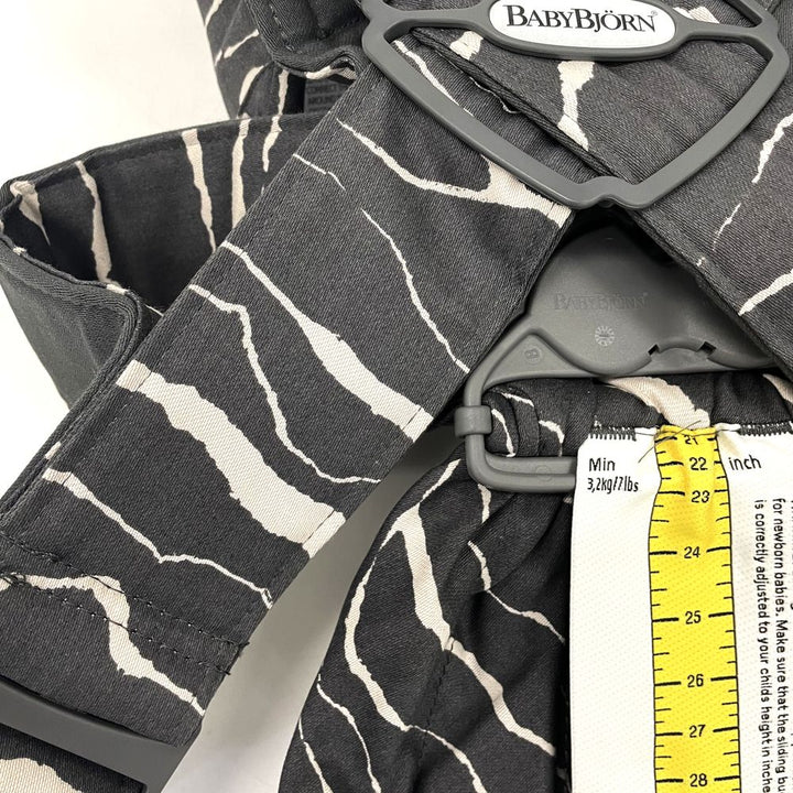 BabyBjorn Baby Carrier Mini - 3D Jersey, Landscape (98955) (Floor Model)